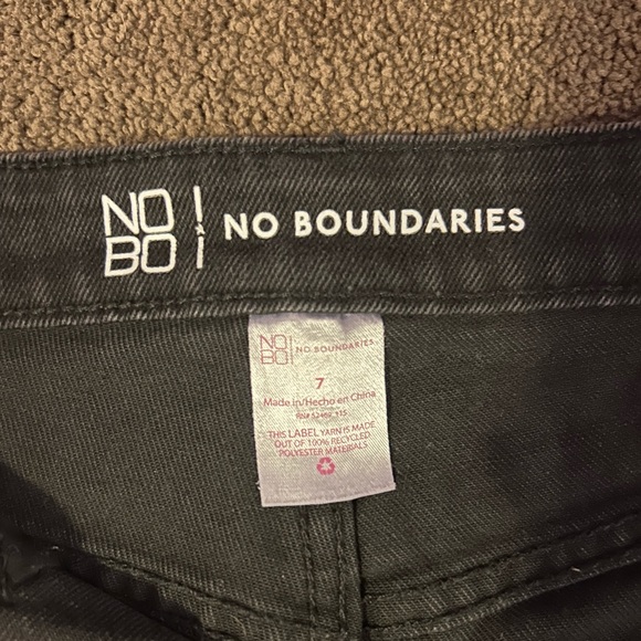 No Boundaries Black Jeans - Picture 3 of 3